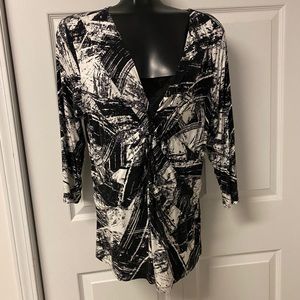 Black and White Top XL
